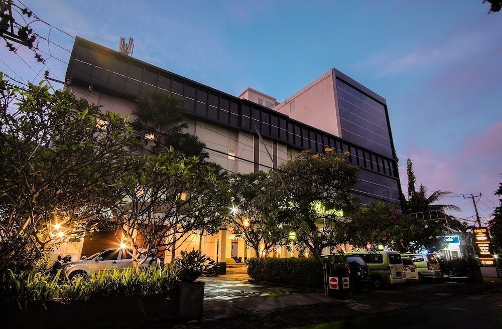 Sunwood Hotel Arianz Mataram Kültér fotó