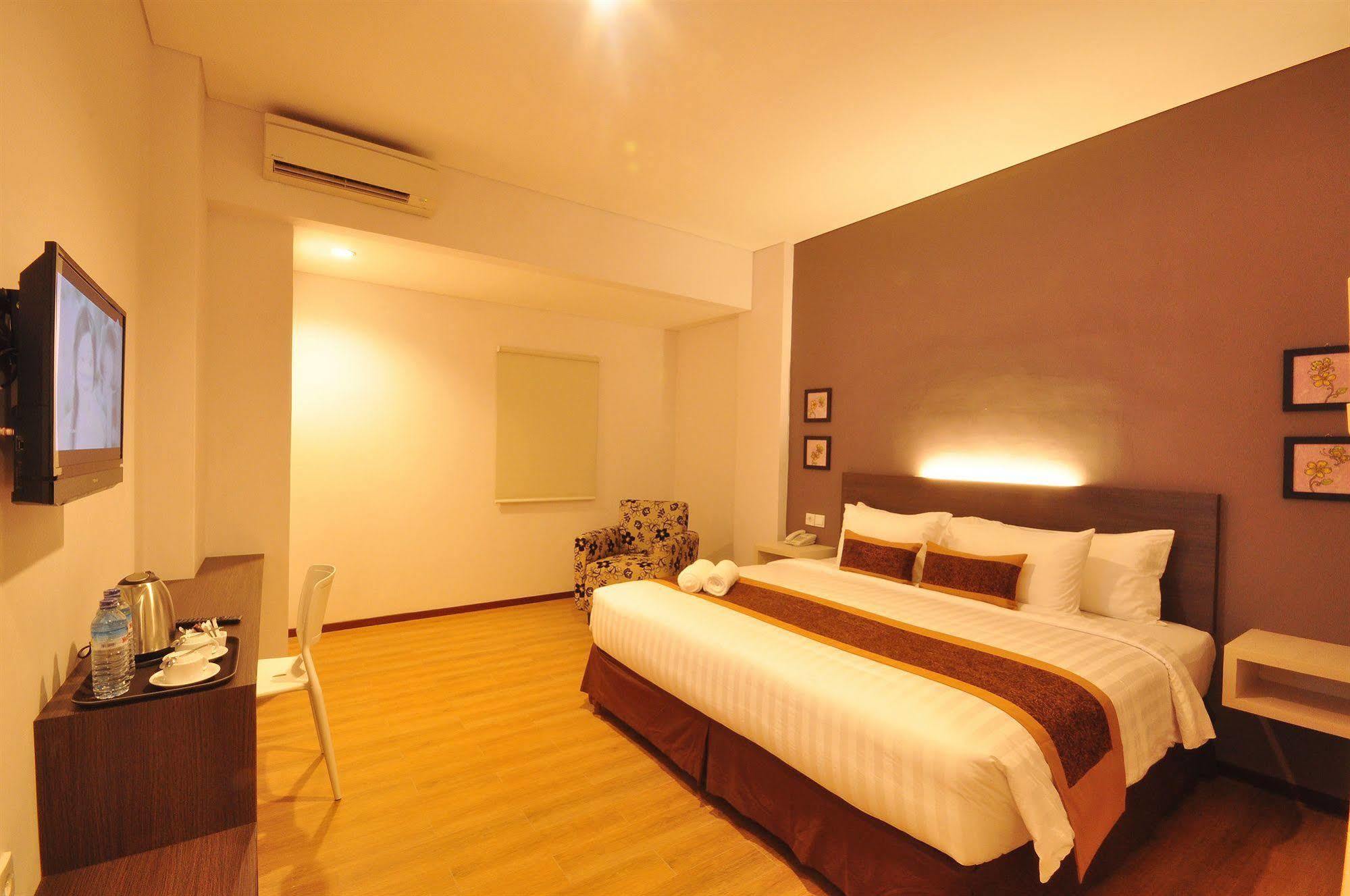 Sunwood Hotel Arianz Mataram Kültér fotó